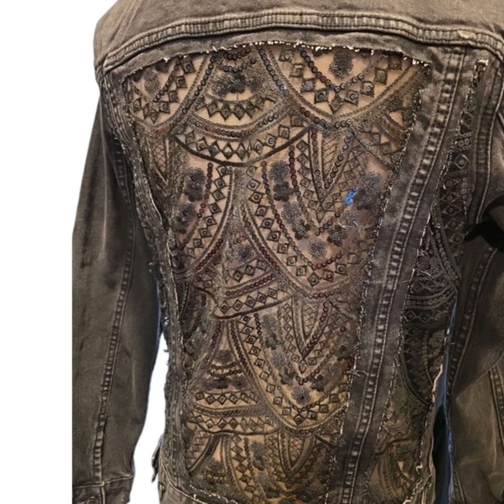 236. Women's Brown Patterned Jean Jacket - Picture 5 of 10